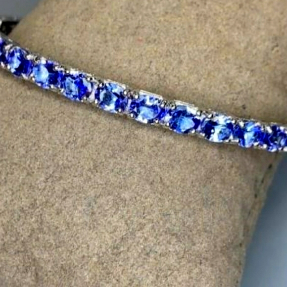 14CT GENUINE TANZANITE AND SILVER BANGLE - Picture 1 of 4